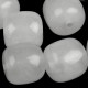 Achát fehér szintetikus ásvány kövek lekerekített kockák 8 mm24 - 24db.