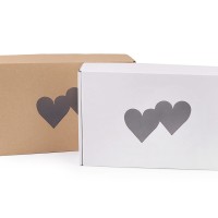 Ablakos ajándékdoboz süteményes doboz - szív1 - 1db.